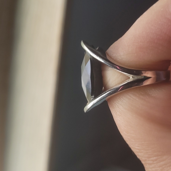 Ring - Picture 3 of 4